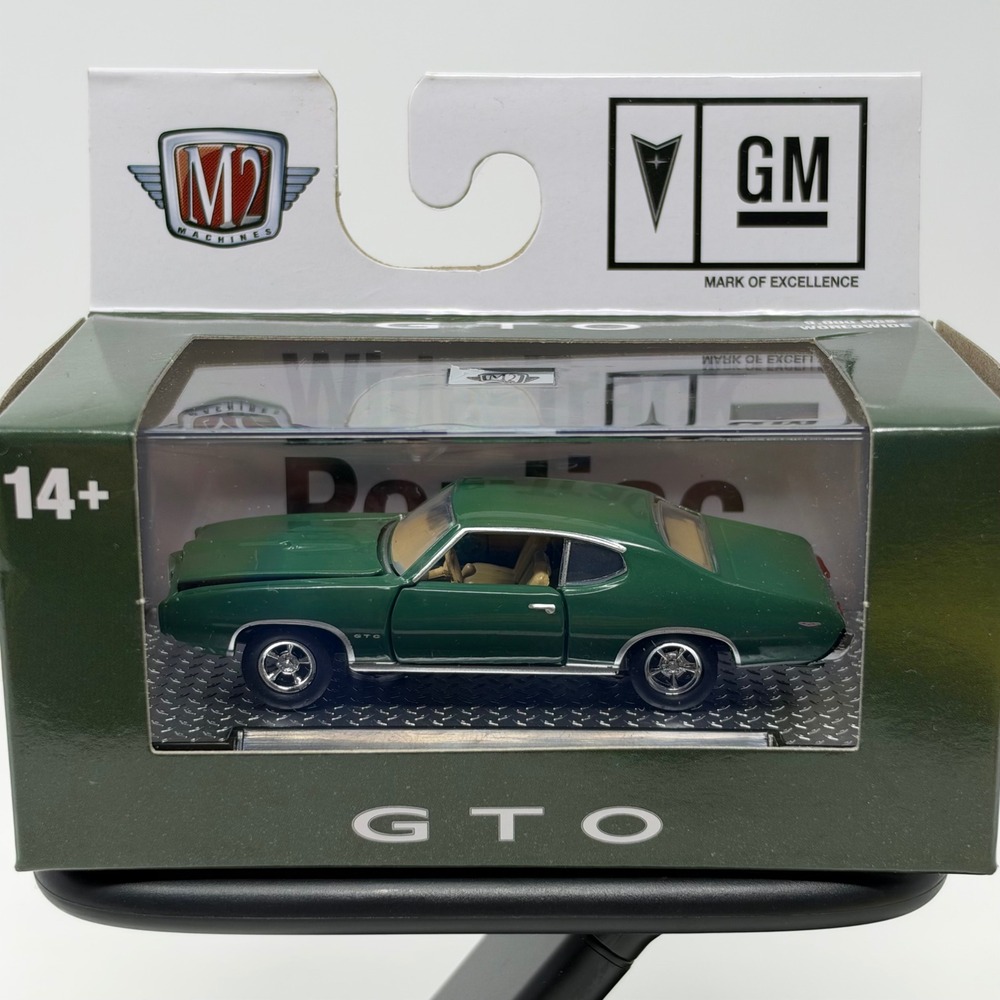 M2 Machines 1969 Pontiac GTO Wide-Track Green 1:64 Diecast R69 New